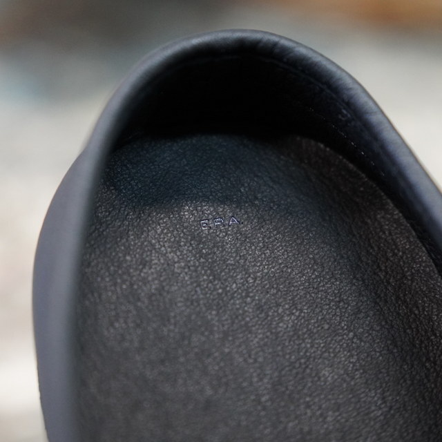 ERA. (C[) / AWAI TIROLEAN MULE -BLACK- #SA05SC(3)