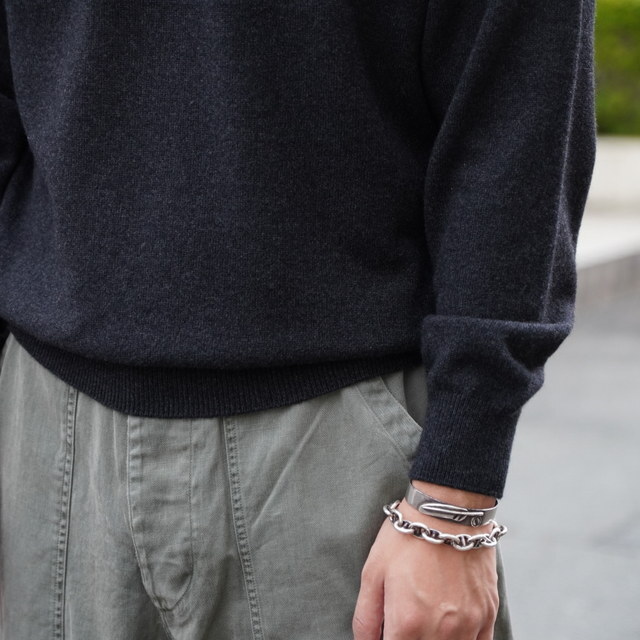 y25AWzBATONER(ogi\) / INNOCENT CASHMERE CREW NECK - MELANGE BLACK- #BN-FE-004(3)