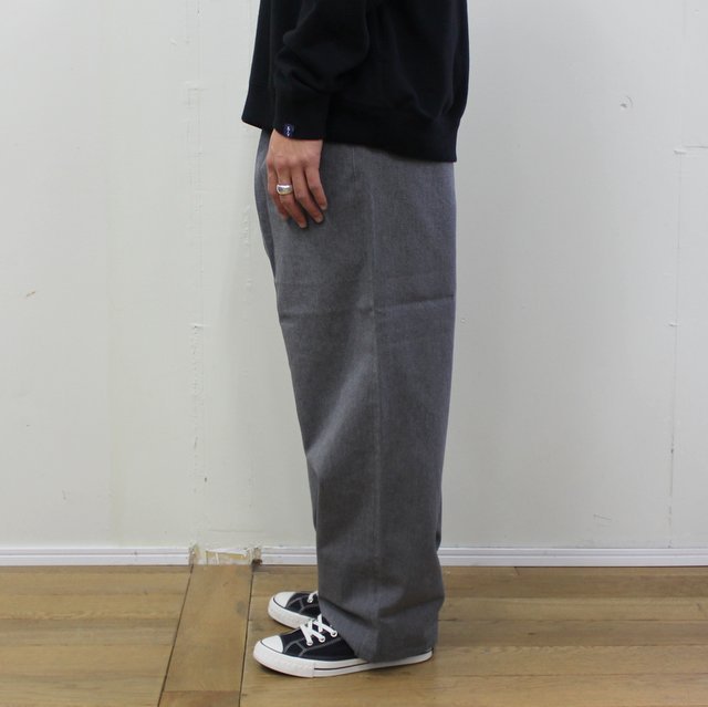 Graphpaper(グラフペーパー)/ Colorfast Denim Two Tuck Pants ...