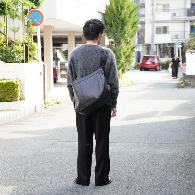 y25AWzCCU(V[V[[)/ NEWS PAPER BAG L -BLACK- #BG-17-C-COW-4(4)