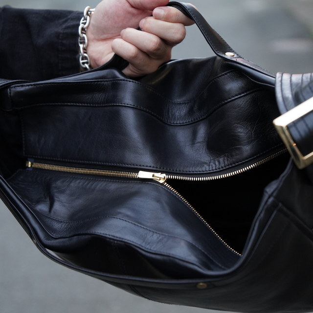 �y25AW�zCCU(�V�[�V�[���[)/ NEW NEWSPAPER BAG M -BLACK- #BG-41-C-COW-5(4)