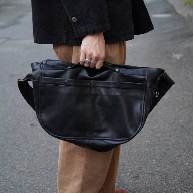 �y25AW�zCCU(�V�[�V�[���[)/ NEW NEWSPAPER BAG M -BLACK- #BG-41-C-COW-5(6)