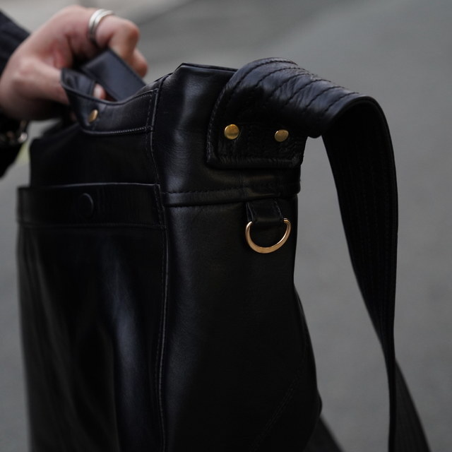 �y25AW�zCCU(�V�[�V�[���[)/ NEW NEWSPAPER BAG M -BLACK- #BG-41-C-COW-5(8)