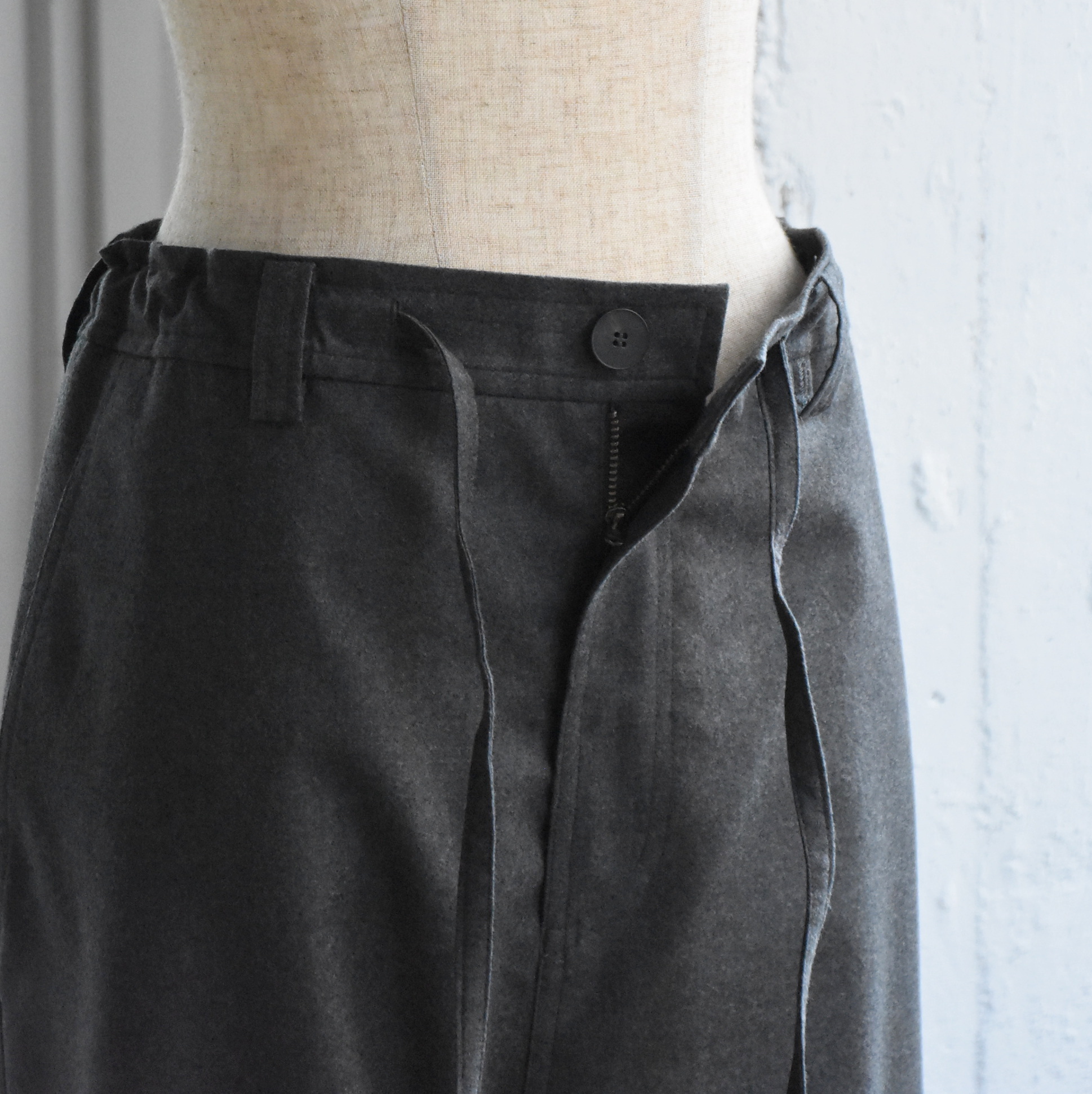 SOFIE D'HOORE(ソフィードール) / Low crotch pants with zip and drawstring【2色展開】(10)