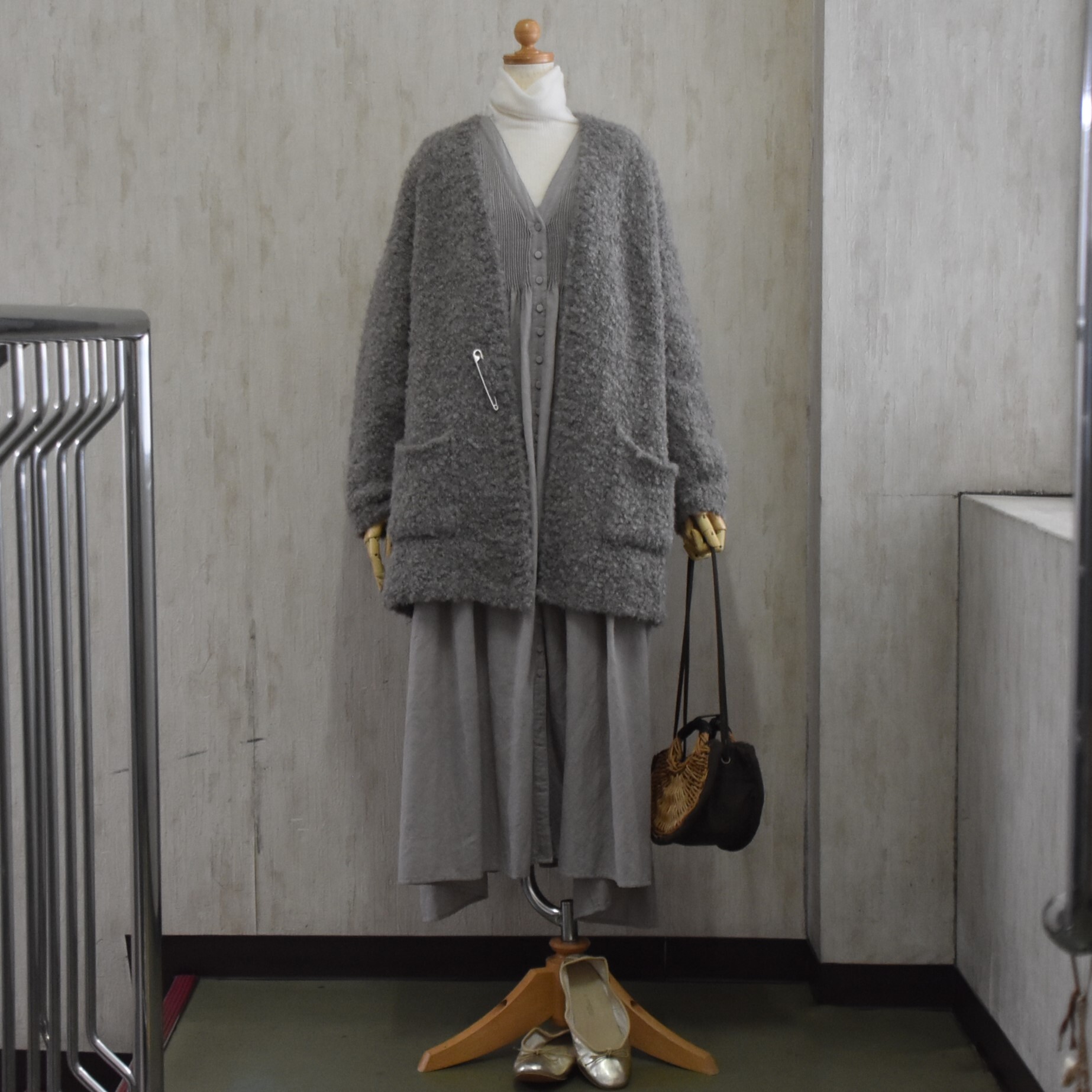maison de soil(]h\C) / BOUCLE V-NECK CARDIGAN WITH PIN #CNMDS2051A-AA(10)