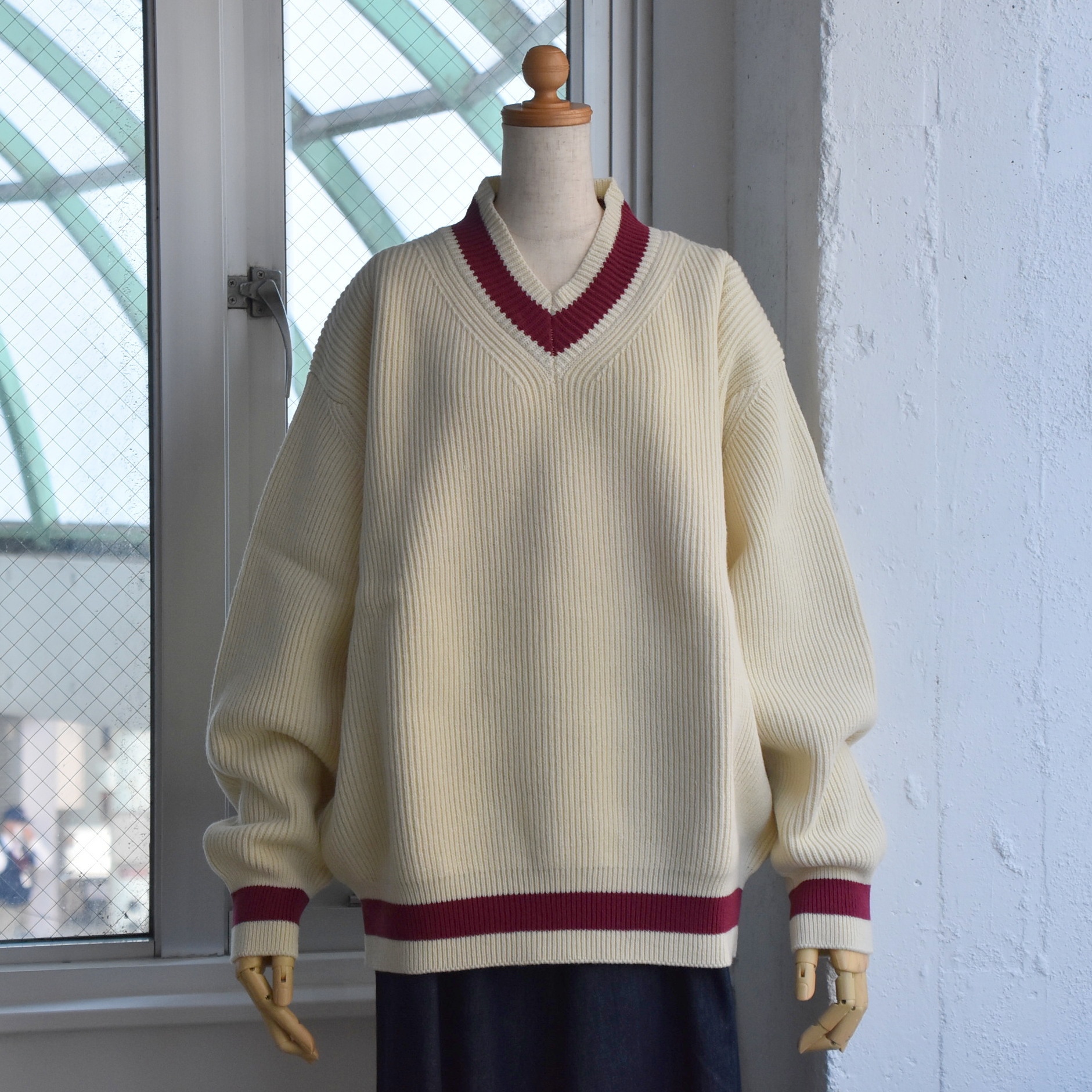 SOFIE D'HOORE(ソフィードール) / 3ply V-neck contrast color sweater【2色展開】(1)
