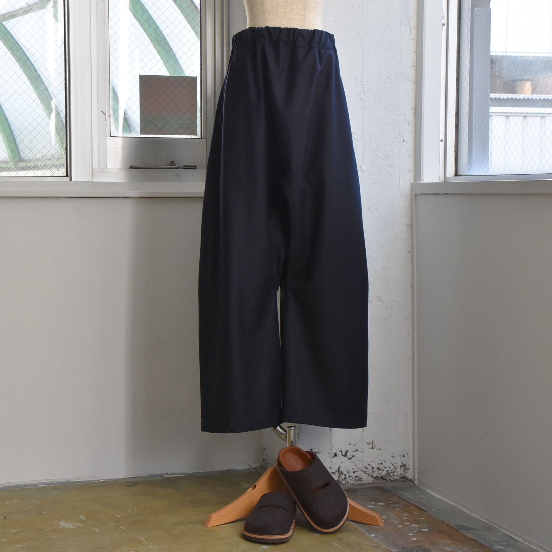 SOFIE D'HOORE(ソフィードール) / Loose fit crotch pants with drawstring(1)