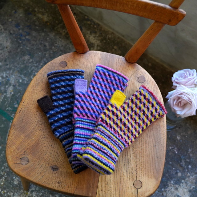 hikaru noguchi(qJ mO`) DIAGONAL MOSAIC STRIPE OPEN MITTENS #DIAGONAL(1)