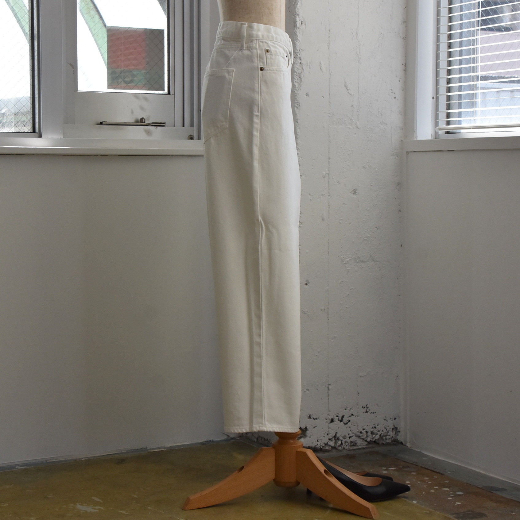 SACRA (サクラ) / VINTAGE WHITE DENIM PANTS #123522111-AA