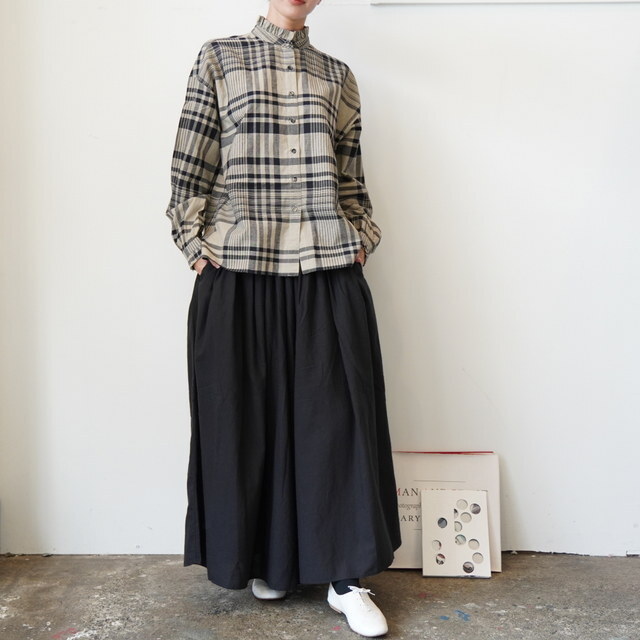 maison de soil(]h\C) FRILL COLLAR BACK PINTUCK SHIRT #INMDS25731(2)