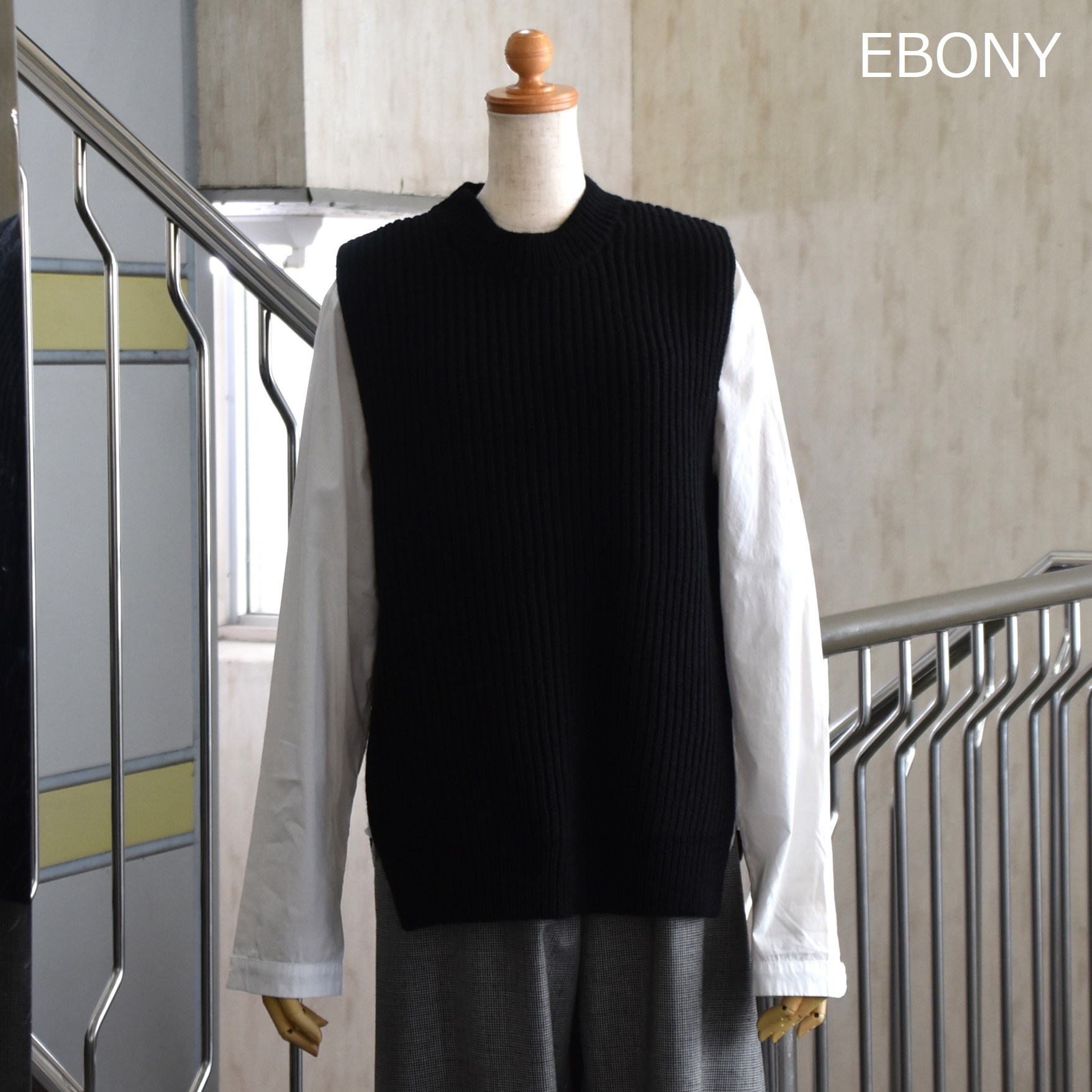 Whiteread (zCg[h) / SHORT KNITTED VESTy3FWJz#WR076-AA(2)