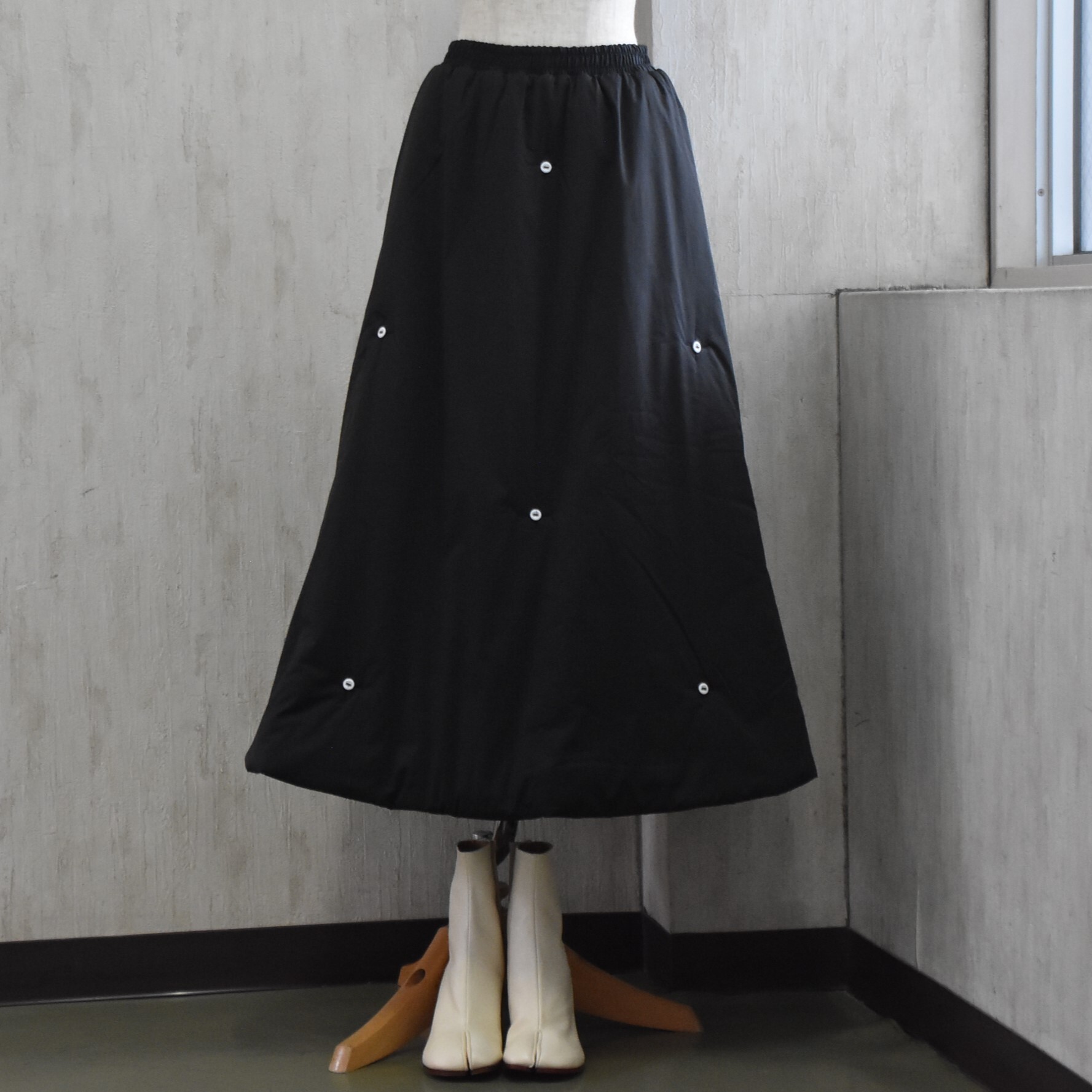 Whiteread (zCg[h) / PADDED SKIRT #WR070-AA(2)