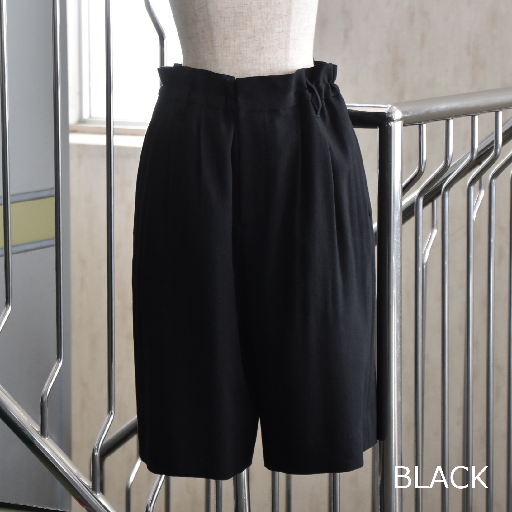 SACRA (�T�N��) / LINEN WOOL GABARDINE HALF PANTS�y2�F�W�J�z #126101112-AA(2)