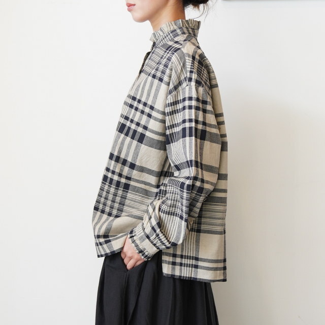 maison de soil(]h\C) FRILL COLLAR BACK PINTUCK SHIRT #INMDS25731(3)