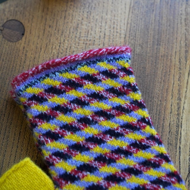 hikaru noguchi(qJ mO`) DIAGONAL MOSAIC STRIPE OPEN MITTENS #DIAGONAL(4)