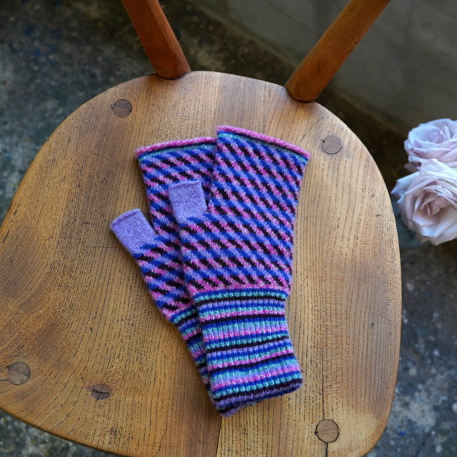 hikaru noguchi(qJ mO`) DIAGONAL MOSAIC STRIPE OPEN MITTENS #DIAGONAL(5)