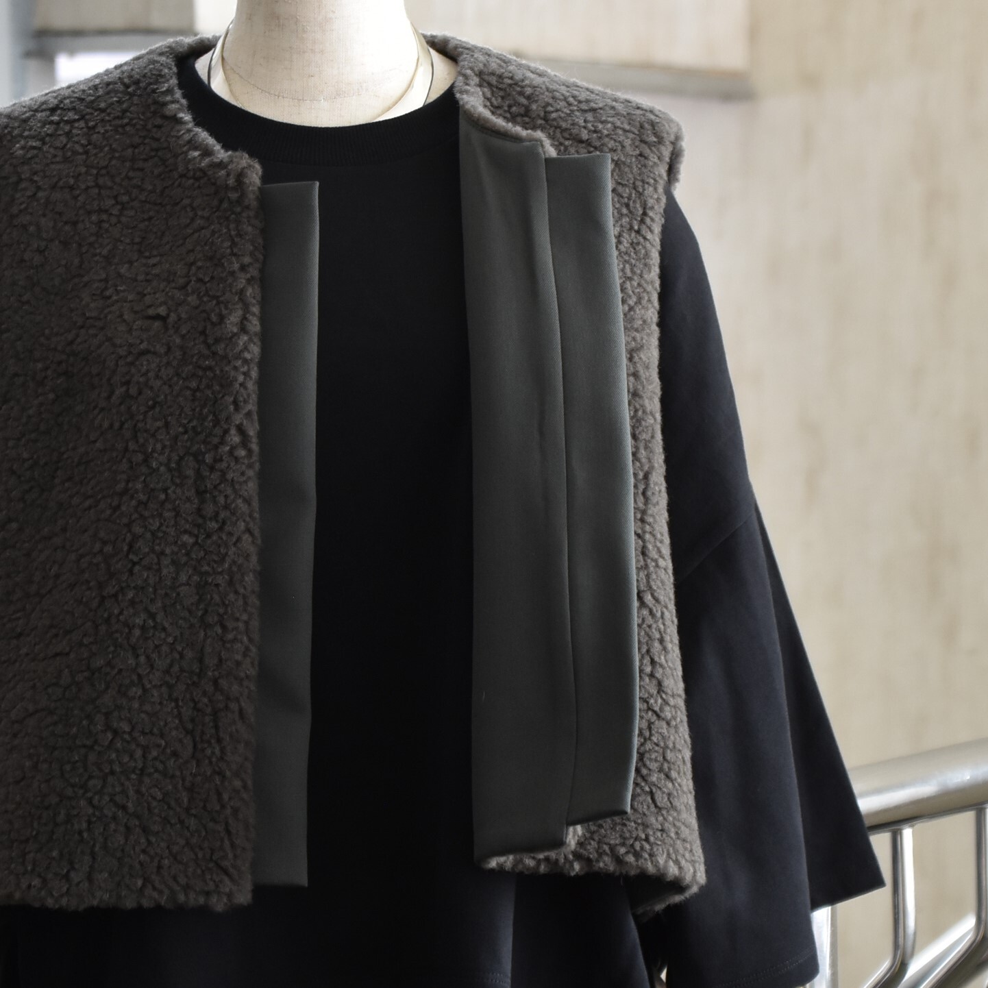 SACRA (TN) / POODLE FUR SHORT GILETy2FWJz #125505061-AA(5)