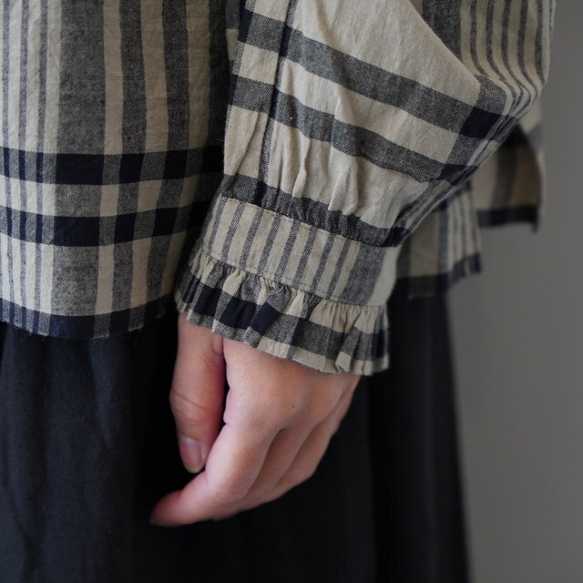 maison de soil(]h\C) FRILL COLLAR BACK PINTUCK SHIRT #INMDS25731(6)