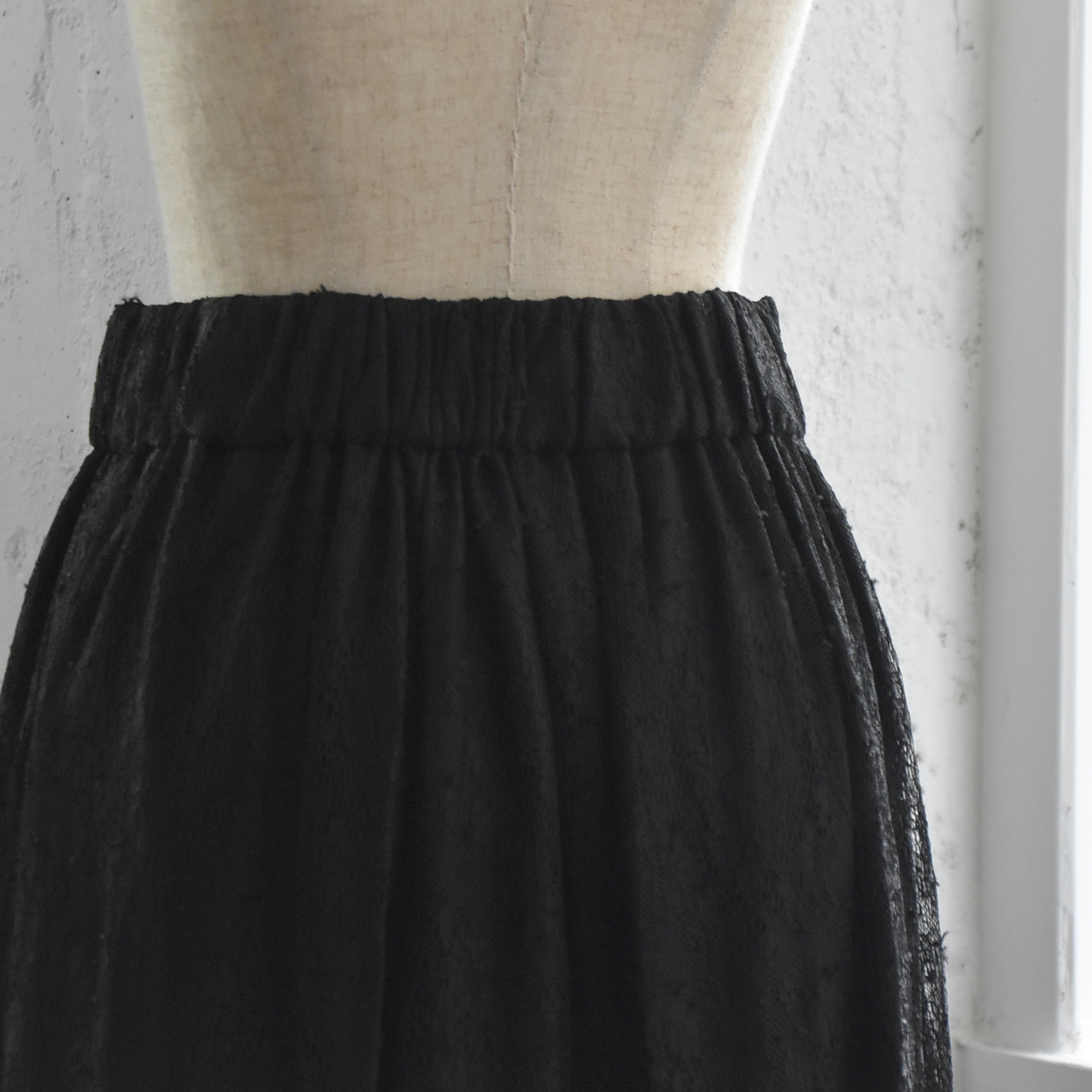 SACRA (TN) / CHANTILLY LACE SKIRT #124524121-AA(7)