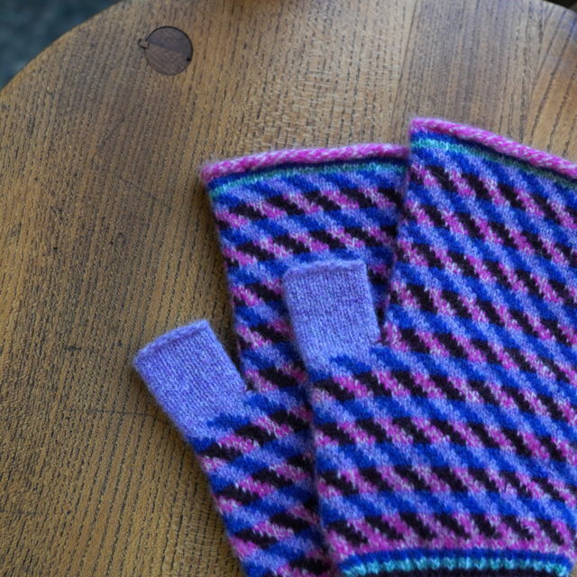 hikaru noguchi(qJ mO`) DIAGONAL MOSAIC STRIPE OPEN MITTENS #DIAGONAL(7)