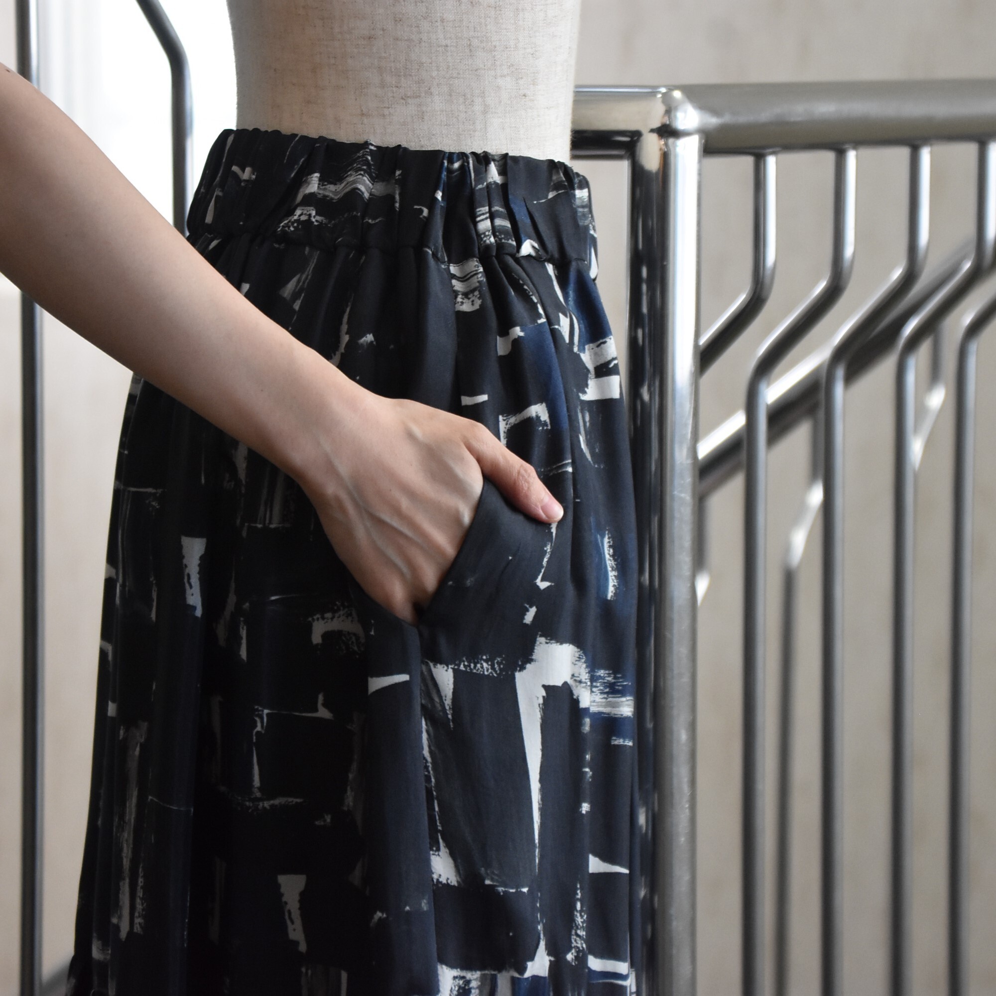 SACRA (TN) / BRUSH PAINTING SKIRT #125510123-AA(7)