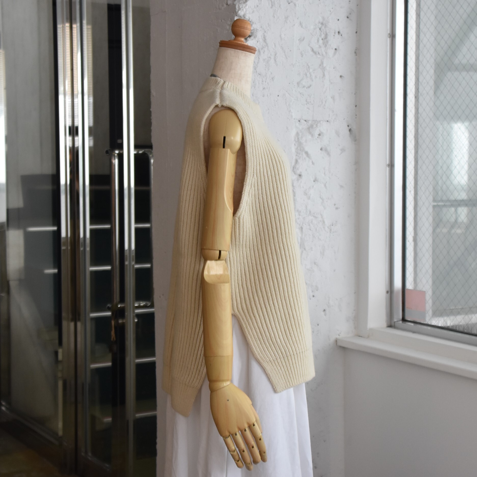 Whiteread (zCg[h) / SHORT KNITTED VESTy3FWJz#WR076-AA(7)