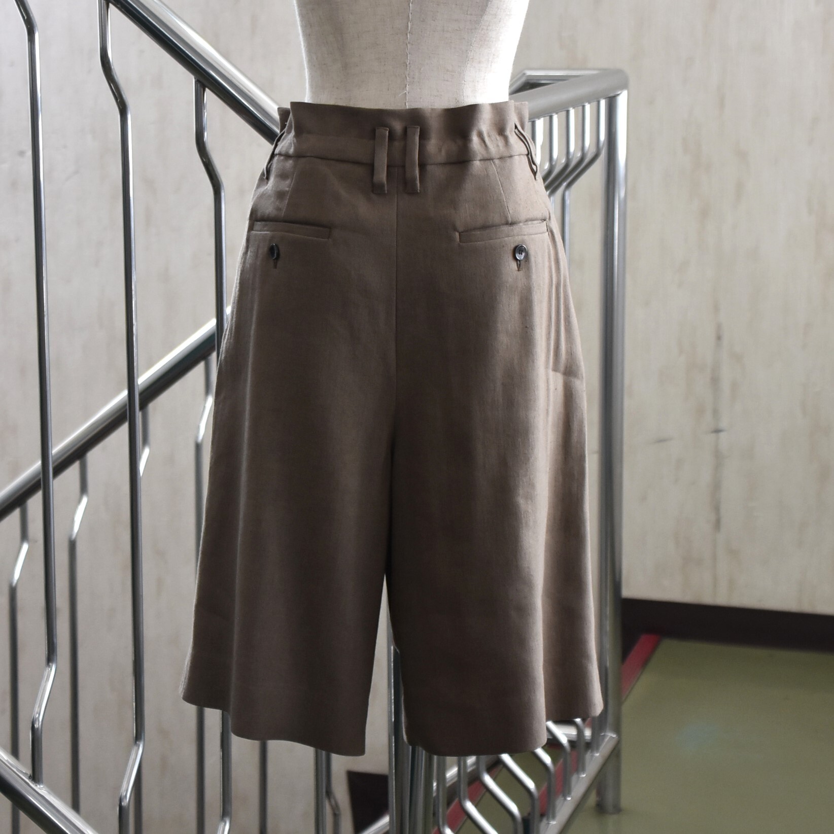 SACRA (�T�N��) / LINEN WOOL GABARDINE HALF PANTS�y2�F�W�J�z #126101112-AA(7)