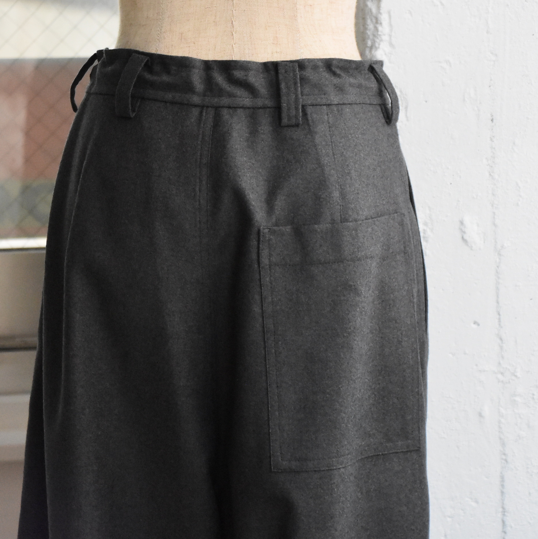 SOFIE D'HOORE(ソフィードール) / Low crotch pants with zip and drawstring【2色展開】(8)