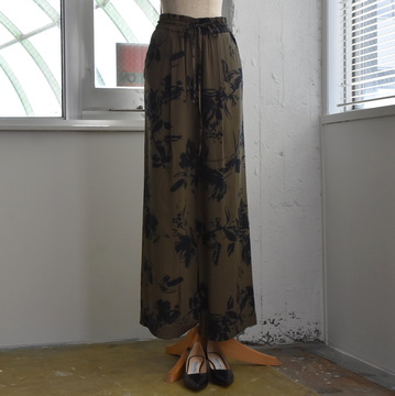【40% off sale】SACRA (サクラ) / SHADE FLOWER PANTS【2色展開】#123514113-AA