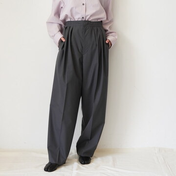 BOWTE(�o�E�g) EXTRA WORSTED TOROPOCAL TUCKED RELAX WIDE PANTS #261-04-0002